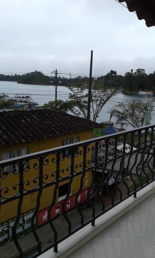 Hotel Lagos De Guatape Bagian luar foto